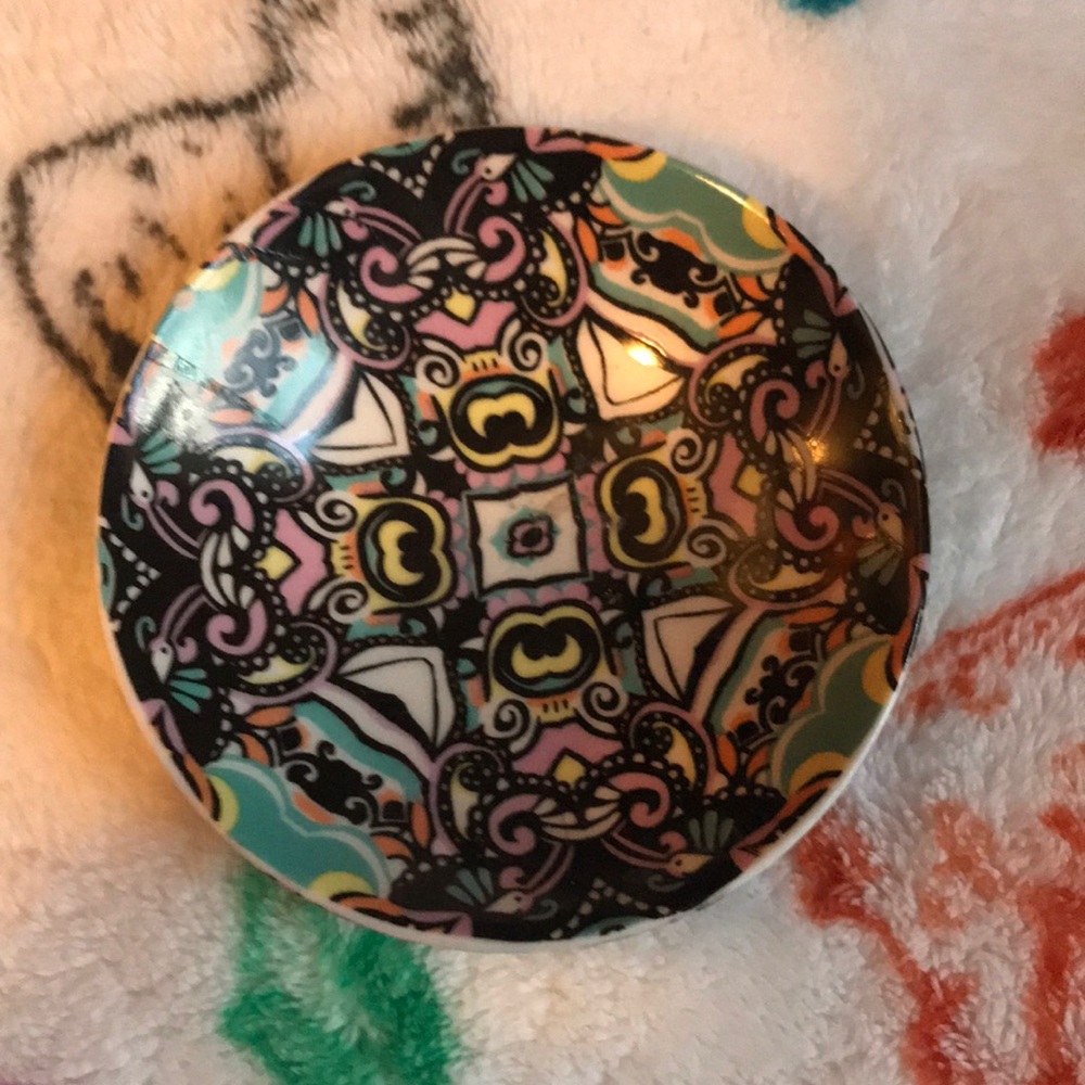 Patterned dish bowl